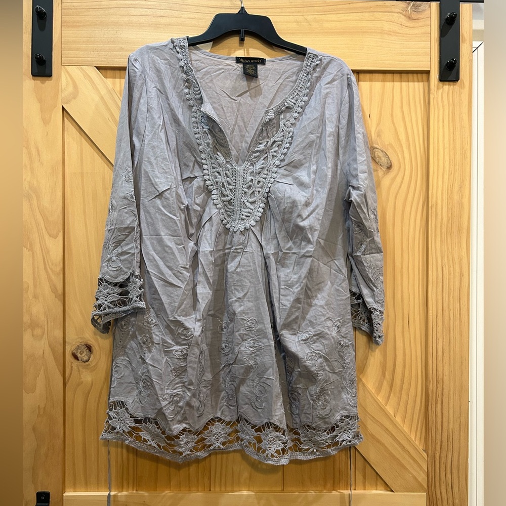 NWOT | Design Works Embroidered V-Neck Tunic Top | 2X